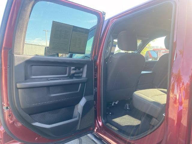 Used 2024 RAM 3500 Tradesman w/ Chrome Appearance Group AWD/4WD image 33