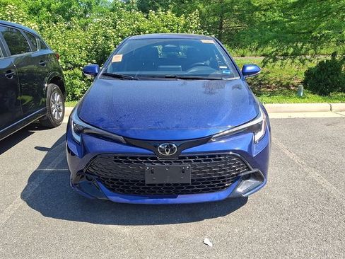 Used 2025 Toyota Corolla SE FWD image 3