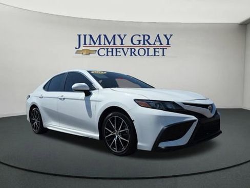 Used 2021 Toyota Camry SE FWD image 7