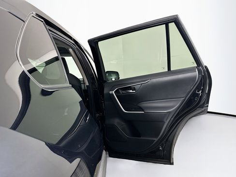 Used 2024 Toyota RAV4 XLE AWD/4WD image 29