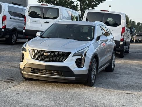 Used 2020 Cadillac XT4 Premium Luxury w/ Driver Awareness Package FWD image 3