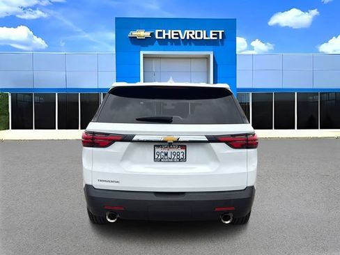 Used 2023 Chevrolet Traverse LS FWD image 4