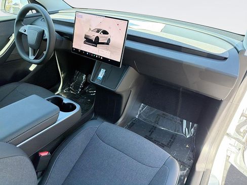 Used 2026 Tesla Model Y Long Range AWD/4WD image 32