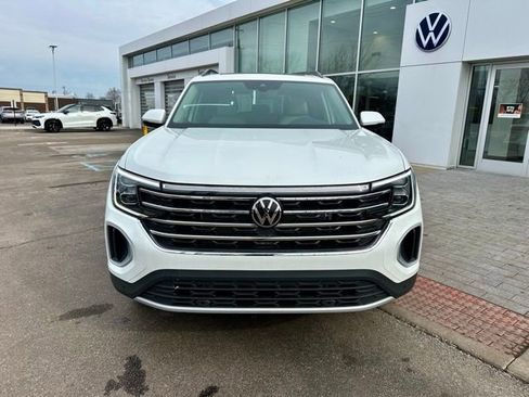 New 2026 Volkswagen Atlas SE image 2