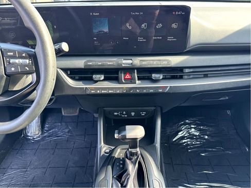 Used 2025 Kia K4 LXS image 19