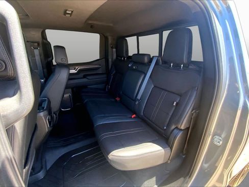 Used 2024 Chevrolet Silverado 1500 High Country w/ High Country Premium Package AWD/4WD image 21