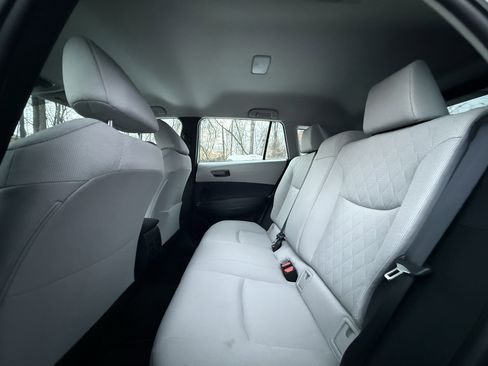 Used 2022 Toyota Corolla Cross L image 25