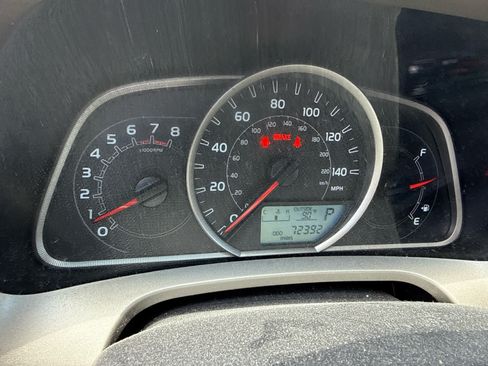 Used 2015 Toyota RAV4 XLE AWD/4WD image 9