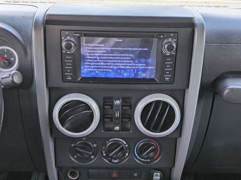 Used 2009 Jeep Wrangler Unlimited Sahara AWD/4WD image 15