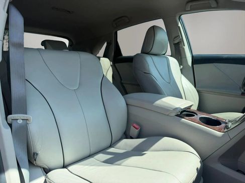 Used 2012 Toyota Venza XLE FWD image 16