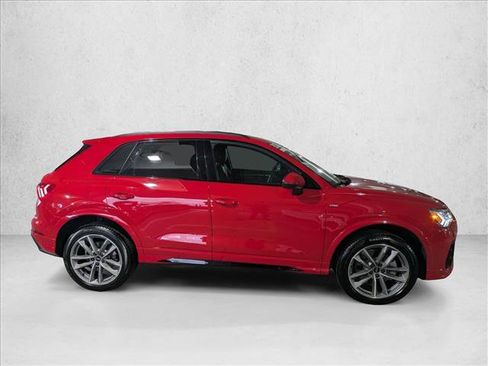 Certified 2025 Audi Q3 2.0T Premium image 4