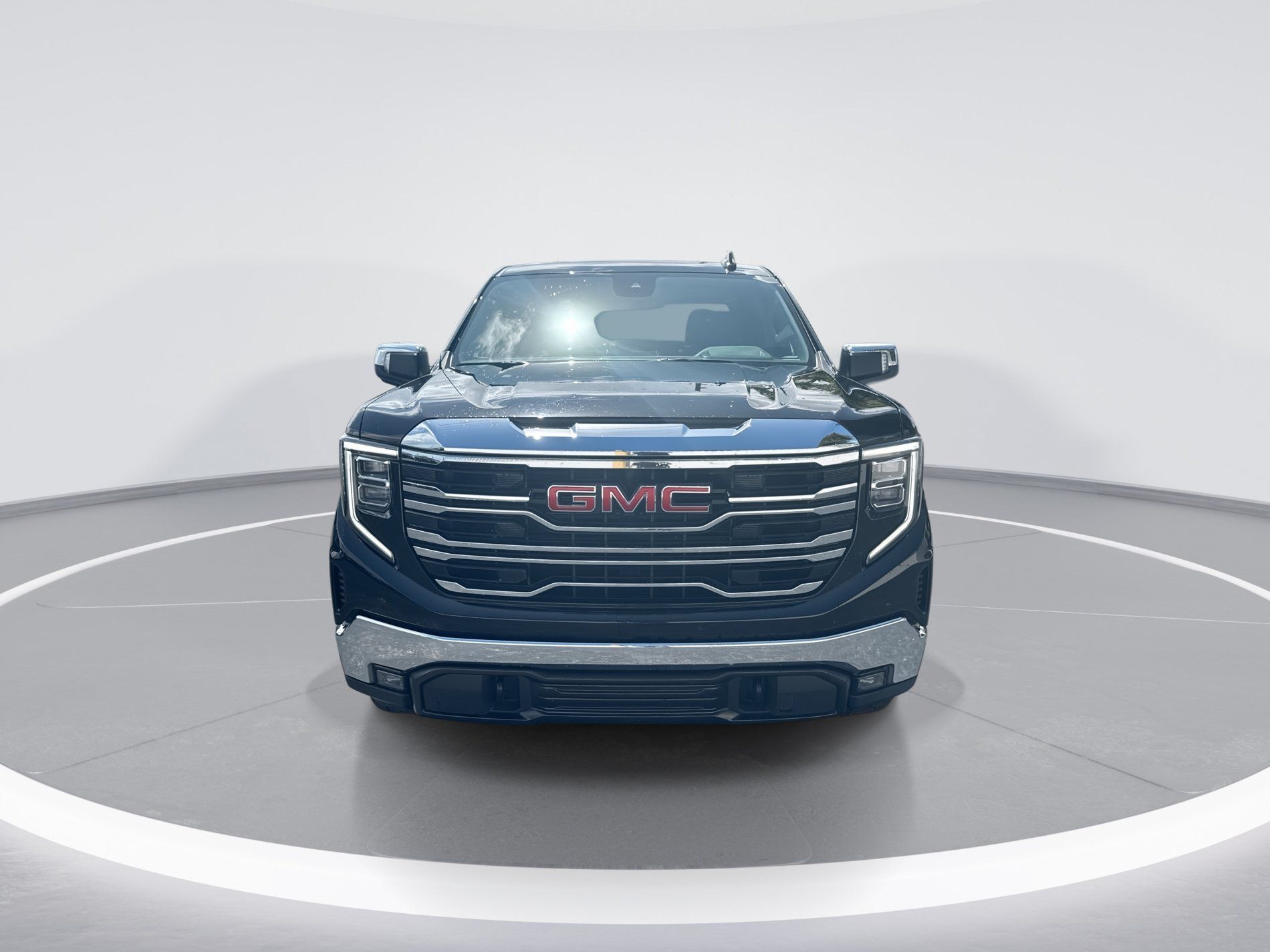 Used 2025 GMC Sierra 1500 SLT RWD image 9