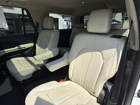 Used 2020 Ford Expedition Platinum image 37