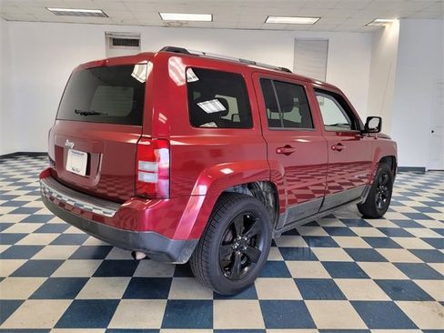 Used 2012 Jeep Patriot Latitude w/ Altitude Pkg image 7