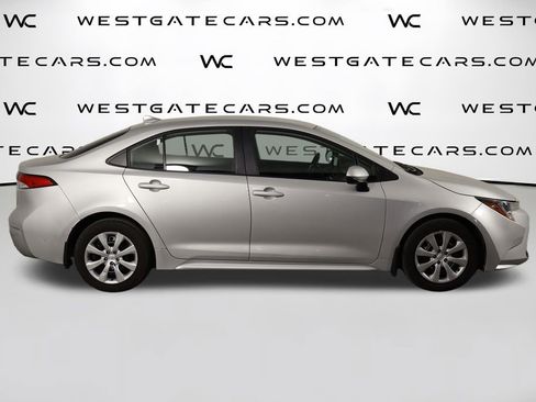 Used 2025 Toyota Corolla LE image 44