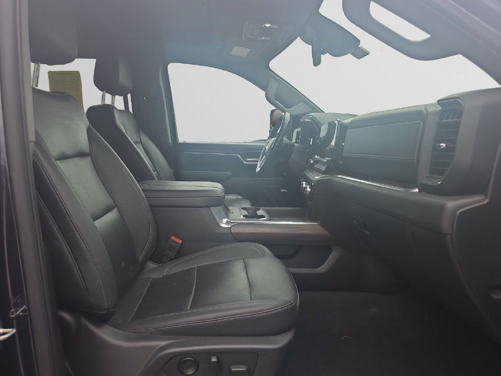 Used 2024 GMC Sierra 2500 SLT w/ SLT Premium Package AWD/4WD image 17