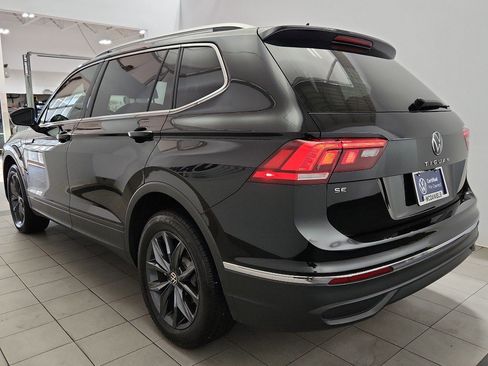 Certified 2023 Volkswagen Tiguan SE w/ Panoramic Sunroof Package image 5