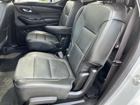 Used 2019 Chevrolet Traverse LT w/ LT Premium Package AWD/4WD image 19