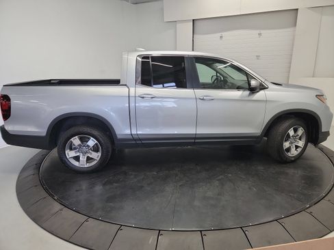 Used 2025 Honda Ridgeline RTL image 11