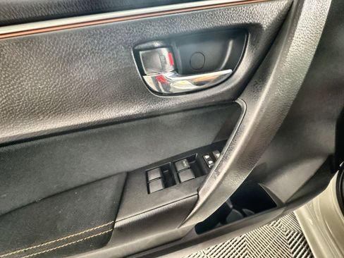 Used 2015 Toyota Corolla LE image 15