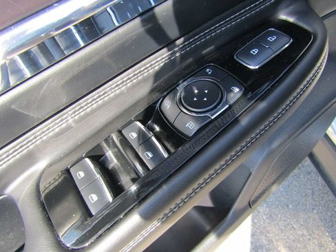 Used 2024 Lincoln Corsair Grand Touring AWD/4WD image 19