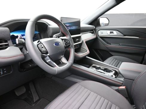New 2026 Ford Explorer ST-Line w/ ST-Line Street Pack image 18