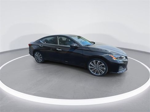 New 2025 Nissan Altima 2.5 SL image 2