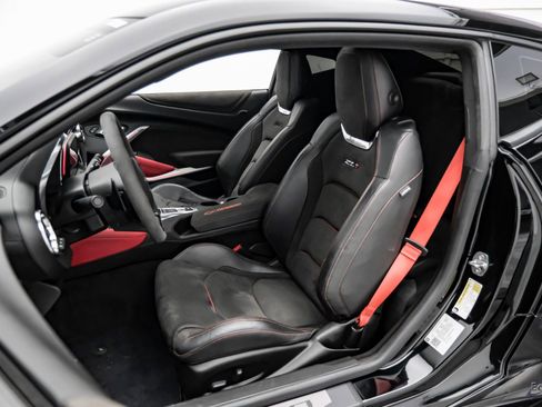 Used 2021 Chevrolet Camaro ZL1 image 37