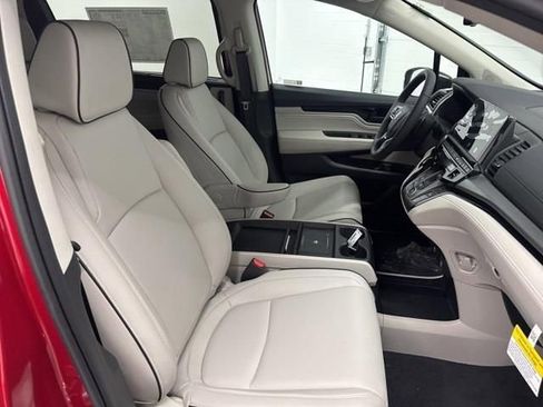 New 2026 Honda Odyssey Touring image 17