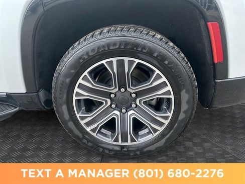 Used 2024 Jeep Wagoneer Series II AWD/4WD image 10