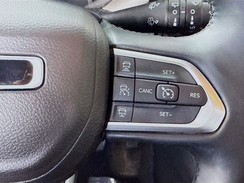 Used 2022 Jeep Compass Latitude w/ Sun and Sound Group image 15