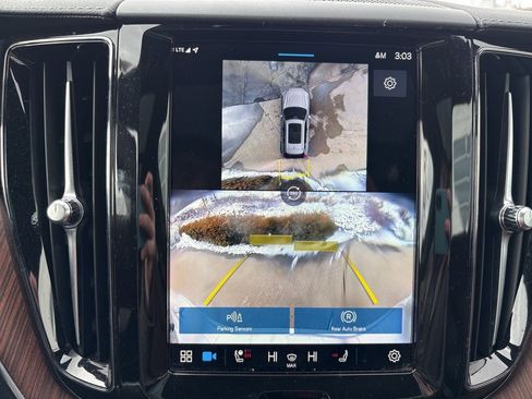 Certified 2024 Volvo XC60 B5 Ultimate w/ Protection Package Premier image 24