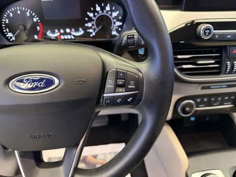 Used 2020 Ford Escape SE FWD image 29