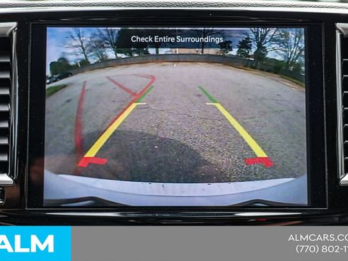Used 2024 Chrysler Pacifica Touring-L FWD image 29