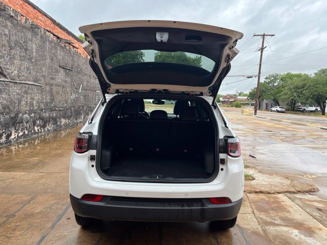 Used 2025 Jeep Compass Limited AWD/4WD image 9