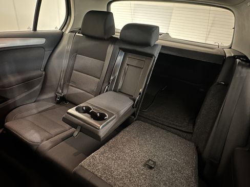 Used 2012 Volkswagen Golf 4-Door image 22