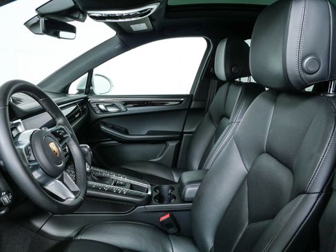 Certified 2021 Porsche Macan S AWD/4WD image 5