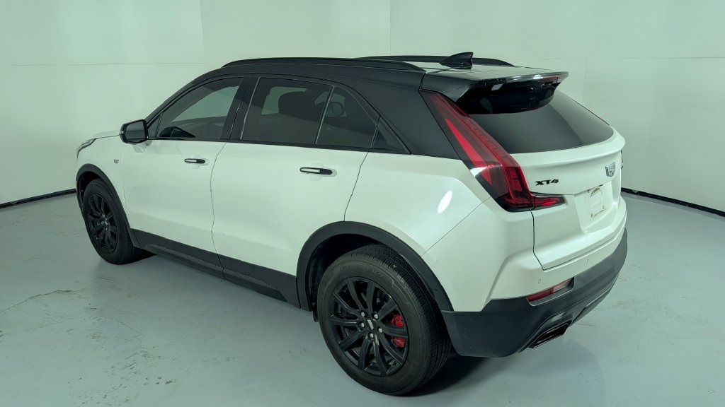 Used 2023 Cadillac XT4 Premium Luxury w/ Technology Package FWD image 4