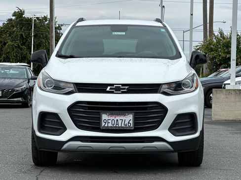 Used 2020 Chevrolet Trax LT w/ Redline Edition AWD/4WD image 9