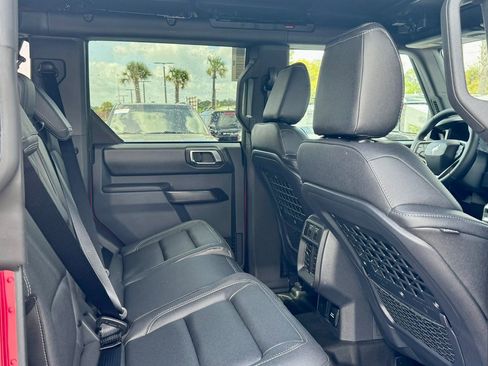 New 2025 Ford Bronco Badlands image 9