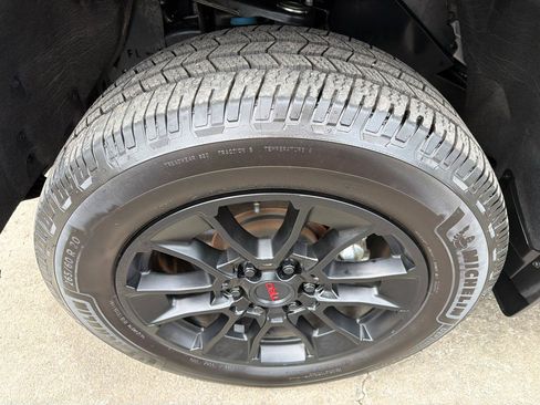 Used 2024 Toyota Tundra Limited w/ TRD Off-Road Package AWD/4WD image 17
