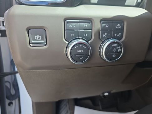 Used 2024 GMC Sierra 1500 Denali AWD/4WD image 27