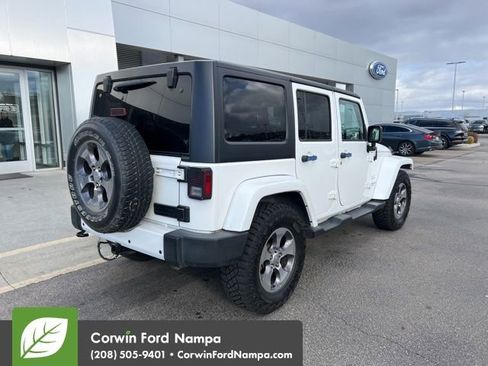 Used 2016 Jeep Wrangler Unlimited Sahara w/ Connectivity Group image 7