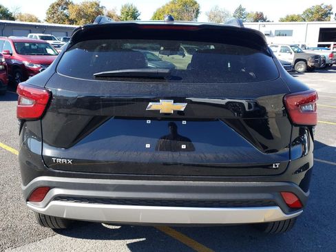 New 2026 Chevrolet Trax LT w/ Sunroof Package image 6