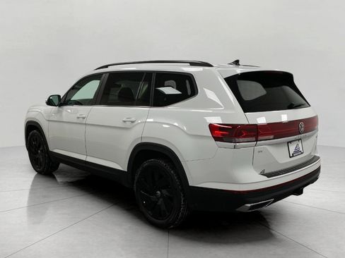 Used 2024 Volkswagen Atlas SE image 9