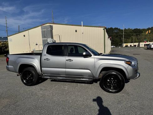 Used 2019 Toyota Tacoma SR5 image 22