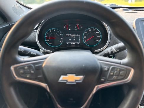 Used 2018 Chevrolet Malibu LT FWD image 11