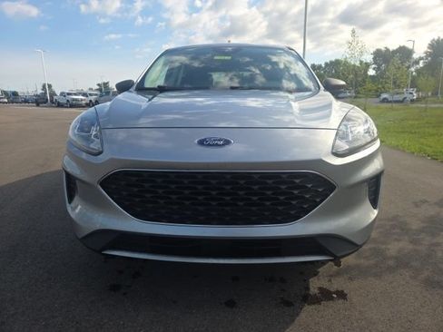 Used 2022 Ford Escape SE FWD image 3