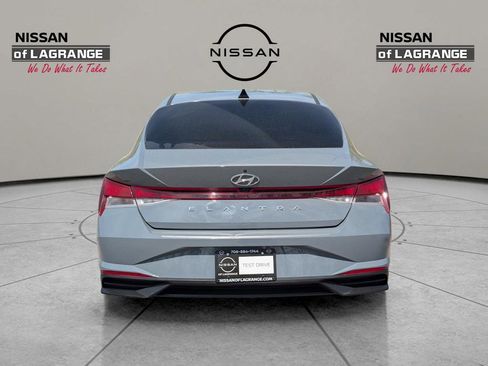 Used 2022 Hyundai Elantra SEL w/ Cargo Package image 6