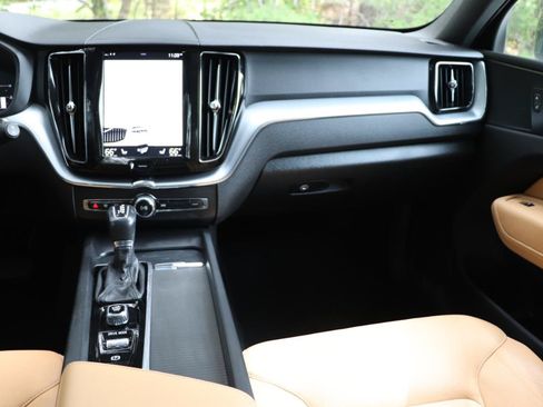 Used 2019 Volvo XC60 T6 Momentum w/ Premium Package AWD/4WD image 33